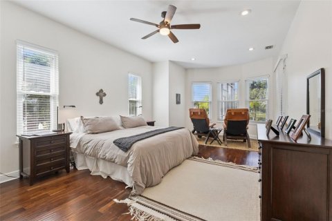 House in Orlando, Florida 5 bedrooms, 336.4 sq.m. № 2396279 - photo 16