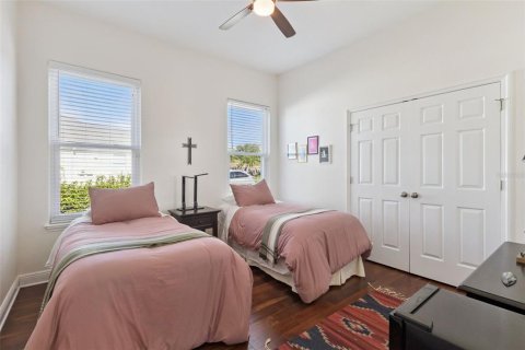 House in Orlando, Florida 5 bedrooms, 336.4 sq.m. № 2396279 - photo 28