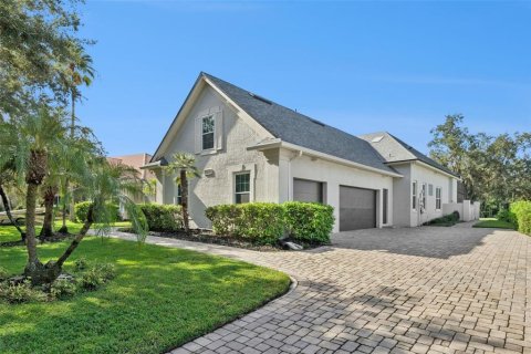 House in Orlando, Florida 5 bedrooms, 336.4 sq.m. № 2396279 - photo 2
