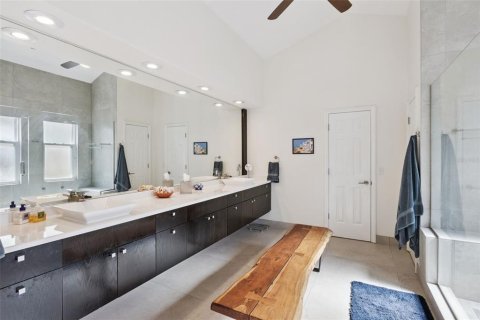 House in Orlando, Florida 5 bedrooms, 336.4 sq.m. № 2396279 - photo 20