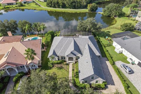 House in Orlando, Florida 5 bedrooms, 336.4 sq.m. № 2396279 - photo 3