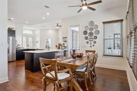 House in Orlando, Florida 5 bedrooms, 336.4 sq.m. № 2396279 - photo 11