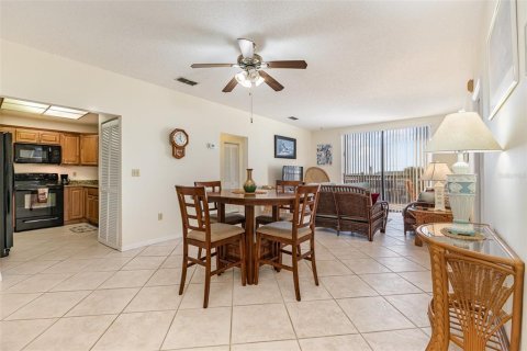 Copropriété à vendre à Cocoa Beach, Floride: 2 chambres, 96.15 m2 № 2202339 - photo 4