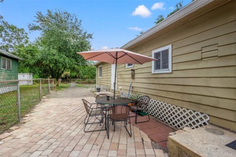 House in Saint Petersburg, Florida 3 bedrooms, 94.02 sq.m. № 1827081 - photo 14
