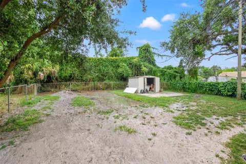 House in Saint Petersburg, Florida 3 bedrooms, 94.02 sq.m. № 1827081 - photo 17