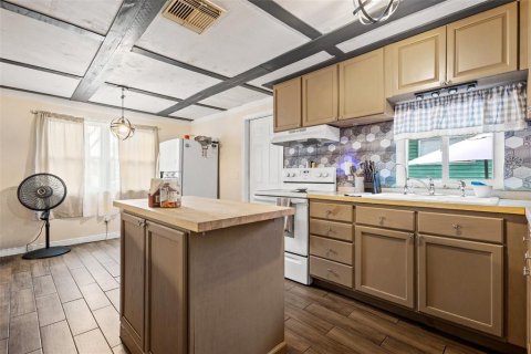 House in Saint Petersburg, Florida 3 bedrooms, 94.02 sq.m. № 1827081 - photo 16