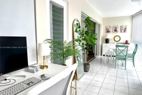 Condo in Fort Lauderdale, Florida, 1 bedroom № 1969542 - photo 13