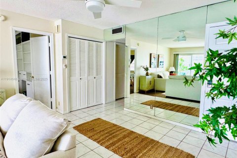 Condo in Fort Lauderdale, Florida, 1 bedroom № 1969542 - photo 2