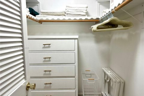 Condo in Fort Lauderdale, Florida, 1 bedroom № 1969542 - photo 19