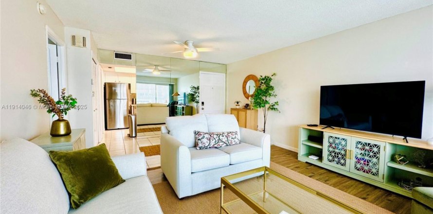 Condo in Fort Lauderdale, Florida, 1 bedroom № 1969542