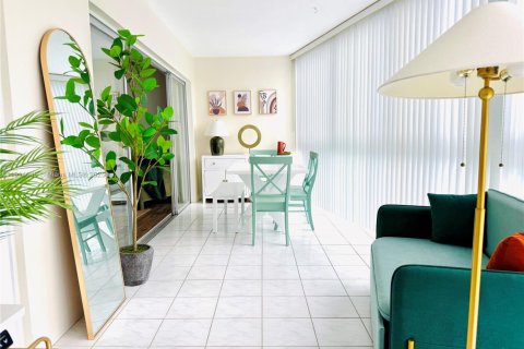 Condo in Fort Lauderdale, Florida, 1 bedroom № 1969542 - photo 9