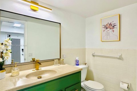 Condominio en venta en Fort Lauderdale, Florida, 1 dormitorio, 67.08 m2 № 1969542 - foto 26