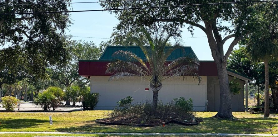 Negocio en Fort Pierce, Florida № 1162081