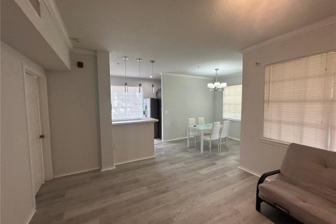 Condo in Orlando, Florida, 2 bedrooms № 2224727 - photo 7