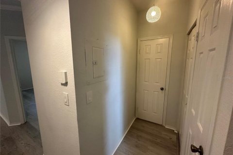 Condo in Orlando, Florida, 2 bedrooms № 2224727 - photo 5