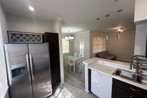 Condo in Orlando, Florida, 2 bedrooms № 2224727 - photo 11
