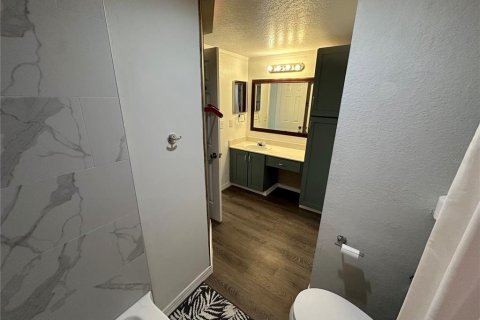 Condo in Orlando, Florida, 2 bedrooms № 2224727 - photo 19
