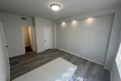 Condo in Orlando, Florida, 2 bedrooms № 2224727 - photo 16