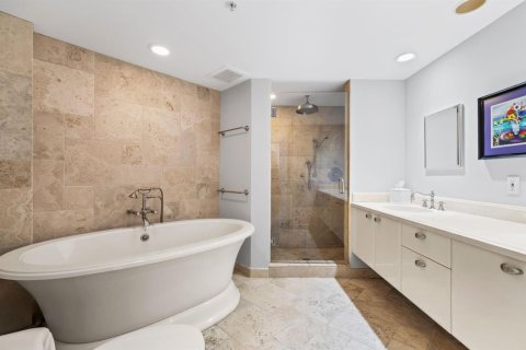 Condo in Fort Lauderdale, Florida, 2 bedrooms  № 2174208 - photo 10