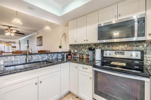 Villa ou maison à vendre à Clearwater, Floride: 2 chambres, 130.06 m2 № 1717715 - photo 5