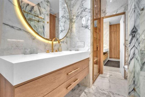 Villa ou maison à vendre à Miami, Floride: 4 chambres, 281.03 m2 № 2055699 - photo 3