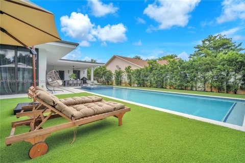 Villa ou maison à vendre à Miami, Floride: 4 chambres, 281.03 m2 № 2055699 - photo 8