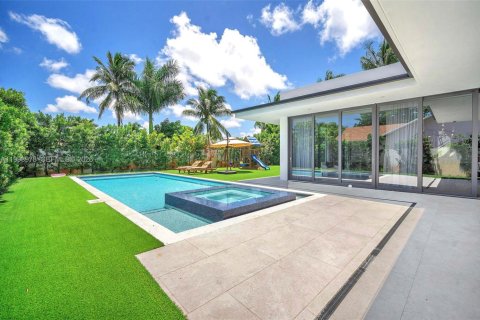 Villa ou maison à vendre à Miami, Floride: 4 chambres, 281.03 m2 № 2055699 - photo 7