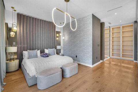 Villa ou maison à vendre à Miami, Floride: 4 chambres, 281.03 m2 № 2055699 - photo 4