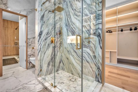 Villa ou maison à vendre à Miami, Floride: 4 chambres, 281.03 m2 № 2055699 - photo 24