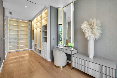 Villa ou maison à vendre à Miami, Floride: 4 chambres, 281.03 m2 № 2055699 - photo 21