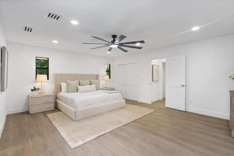 House in Wellington, Florida 5 bedrooms, 324.41 sq.m. № 2190933 - photo 22