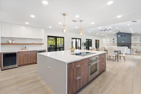 House in Wellington, Florida 5 bedrooms, 324.41 sq.m. № 2190933 - photo 7