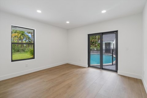 House in Wellington, Florida 5 bedrooms, 324.41 sq.m. № 2190933 - photo 17