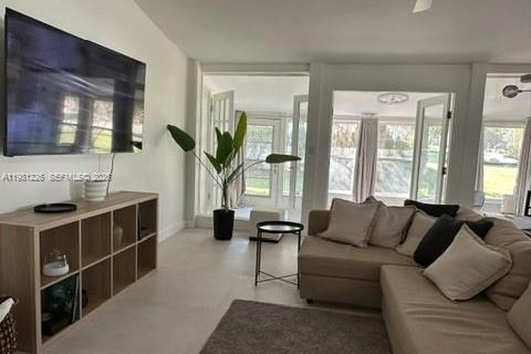 Купить виллу или дом в Гейнсвилл, Флорида 4 спальни, № 2043389 - фото 8