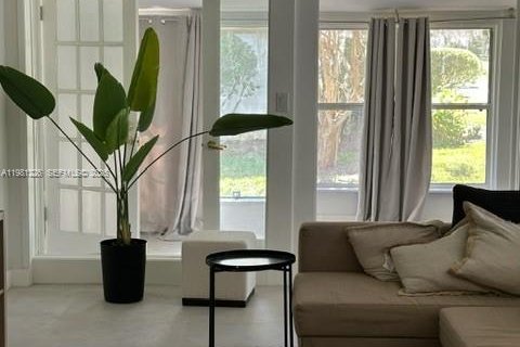 Купить виллу или дом в Гейнсвилл, Флорида 4 спальни, № 2043389 - фото 2