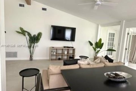 Купить виллу или дом в Гейнсвилл, Флорида 4 спальни, № 2043389 - фото 10