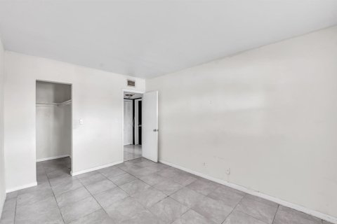 Copropriété à vendre à Oakland Park, Floride: 2 chambres, 71.53 m2 № 2174289 - photo 8
