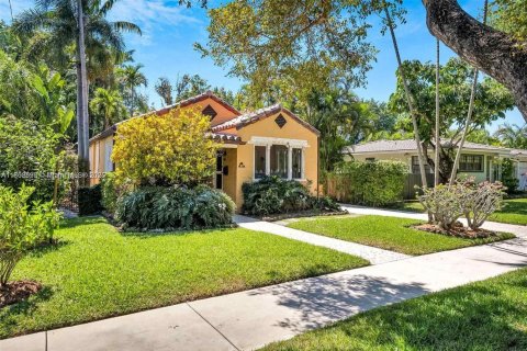 House in Miami Shores, Florida 2 bedrooms, 99.68 sq.m. № 1745748 - photo 9