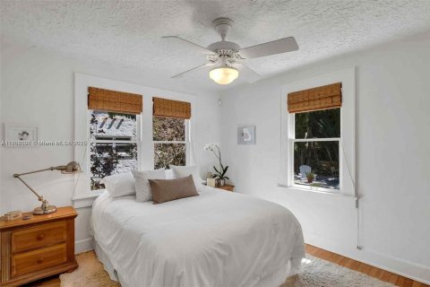 House in Miami Shores, Florida 2 bedrooms, 99.68 sq.m. № 1745748 - photo 29