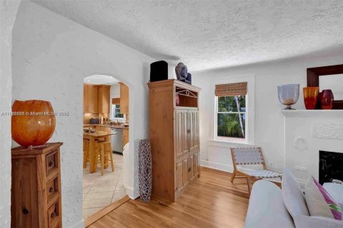 House in Miami Shores, Florida 2 bedrooms, 99.68 sq.m. № 1745748 - photo 20