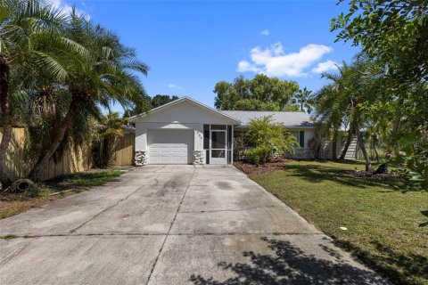 House in Lakeland, Florida 2 bedrooms, 105.35 sq.m. № 1901590 - photo 2