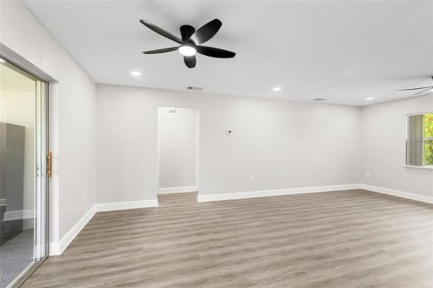 House in Lakeland, Florida 2 bedrooms, 105.35 sq.m. № 1901590 - photo 16