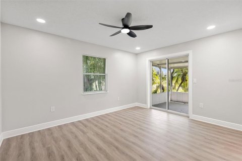 House in Lakeland, Florida 2 bedrooms, 105.35 sq.m. № 1901590 - photo 17