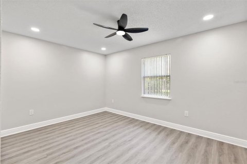 House in Lakeland, Florida 2 bedrooms, 105.35 sq.m. № 1901590 - photo 8