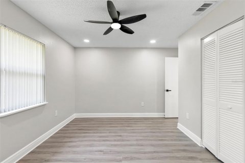 House in Lakeland, Florida 2 bedrooms, 105.35 sq.m. № 1901590 - photo 13