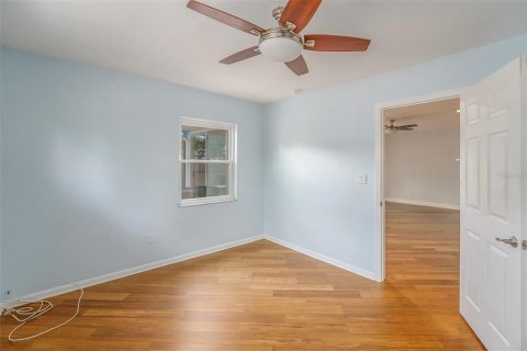 House in Gulfport, Florida 4 bedrooms, 190.08 sq.m. № 1802364 - photo 23
