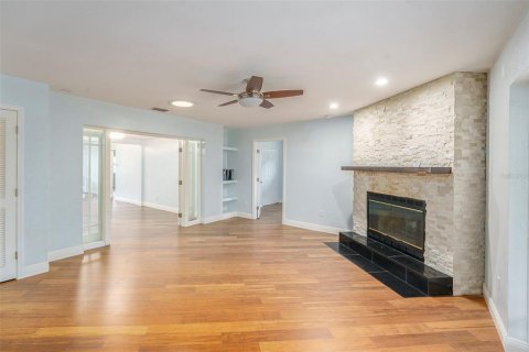 House in Gulfport, Florida 4 bedrooms, 190.08 sq.m. № 1802364 - photo 5