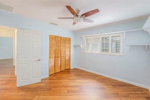 House in Gulfport, Florida 4 bedrooms, 190.08 sq.m. № 1802364 - photo 21