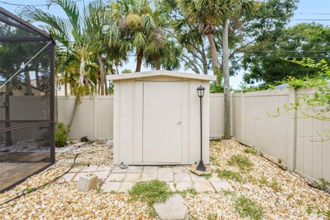 House in Gulfport, Florida 4 bedrooms, 190.08 sq.m. № 1802364 - photo 30