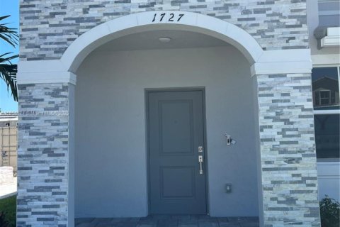 Touwnhouse à louer à Homestead, Floride: 3 chambres, 129.41 m2 № 1878766 - photo 2